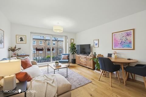 2 bedroom flat for sale, Defoe Road, Flanders House, N16