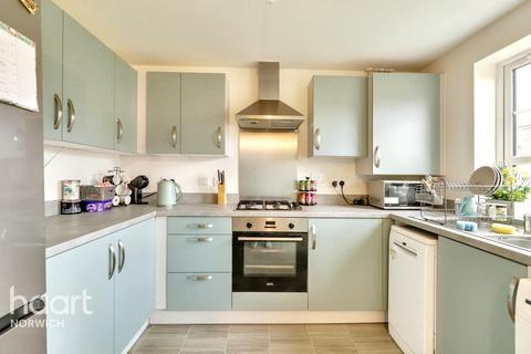 3 bedroom semi-detached house for sale, Metcalf Road, Norwich