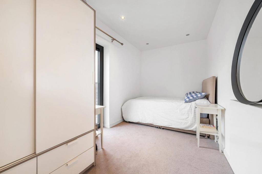 Bedroom 2.JPG