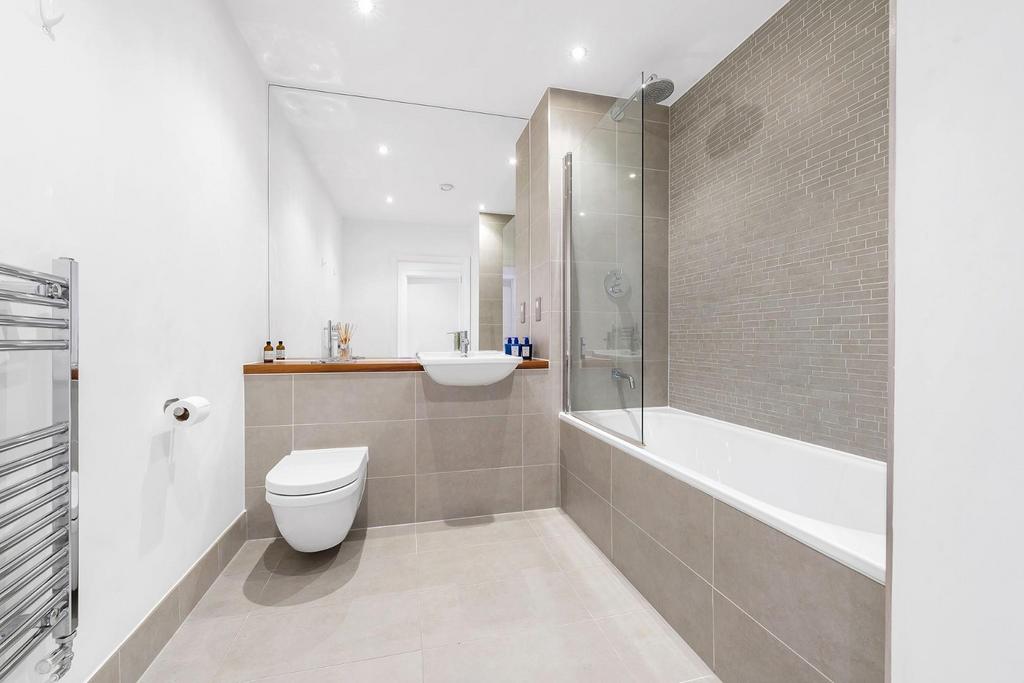 Bathroom.JPG