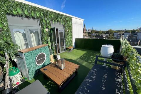 2 bedroom flat for sale, Eythorne Road, London SW9