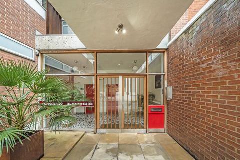 2 bedroom flat for sale, Warwick Lane, London EC4M