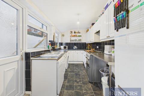 4 bedroom terraced house for sale, Trafalgar Road, Scarborough