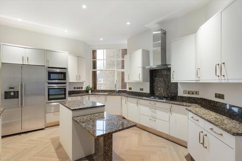 3 bedroom flat for sale, Oakwood Court, London, W14