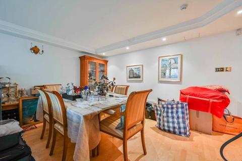 2 bedroom flat for sale, Regents Park House, Park Road, London, NW8
