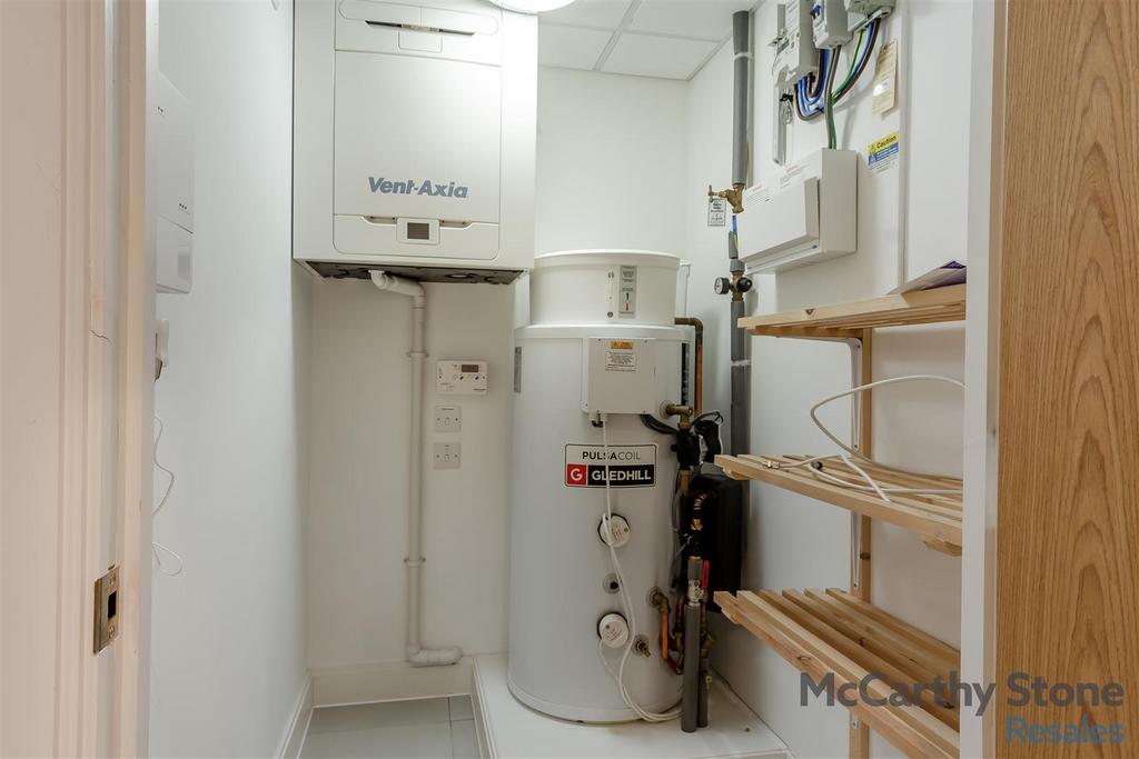 8675684-interior03.jpg