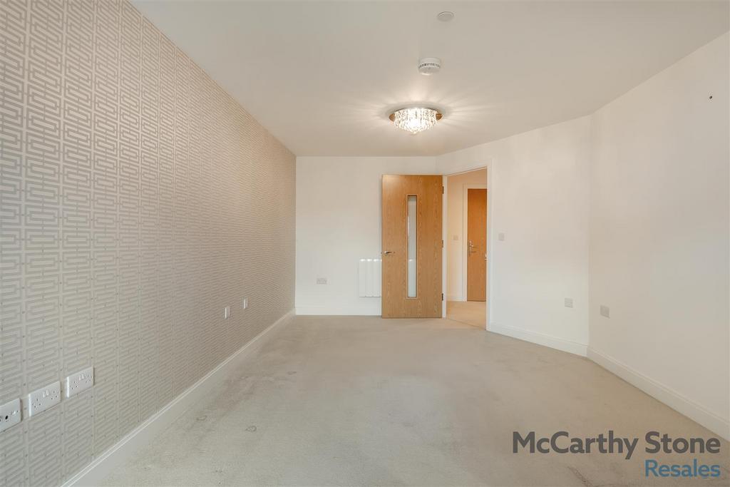 8675684-interior20.jpg