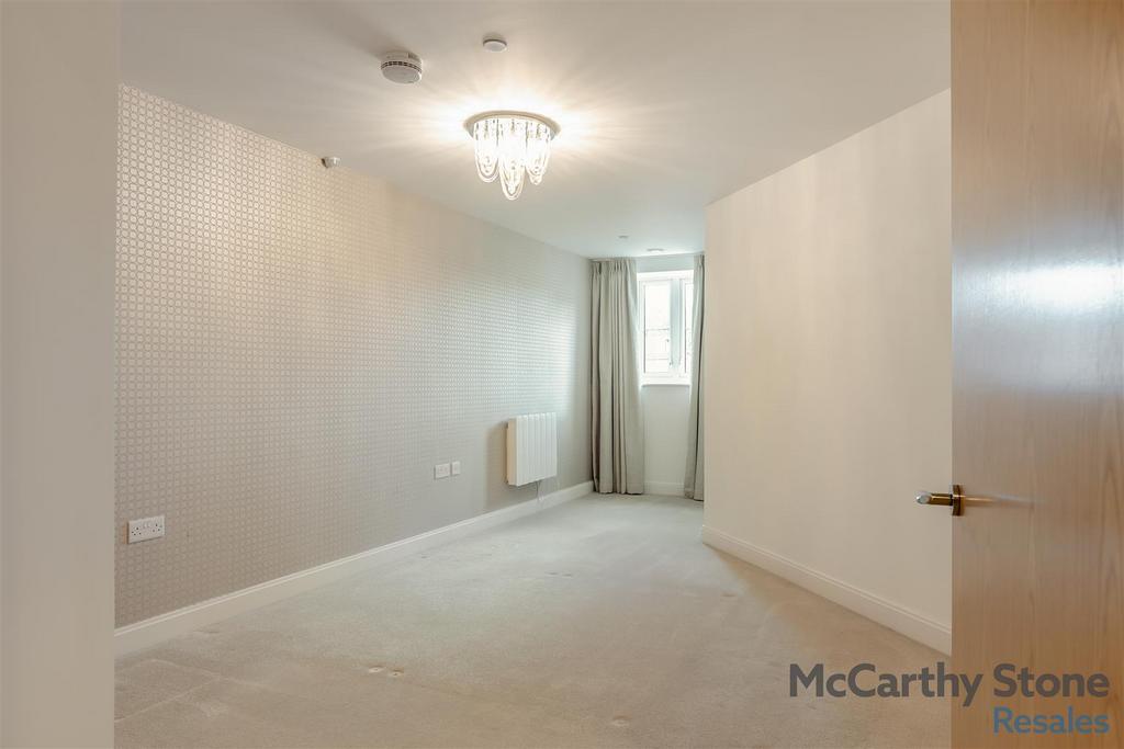 8675684-interior04.jpg