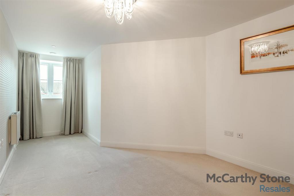 8675684-interior08.jpg