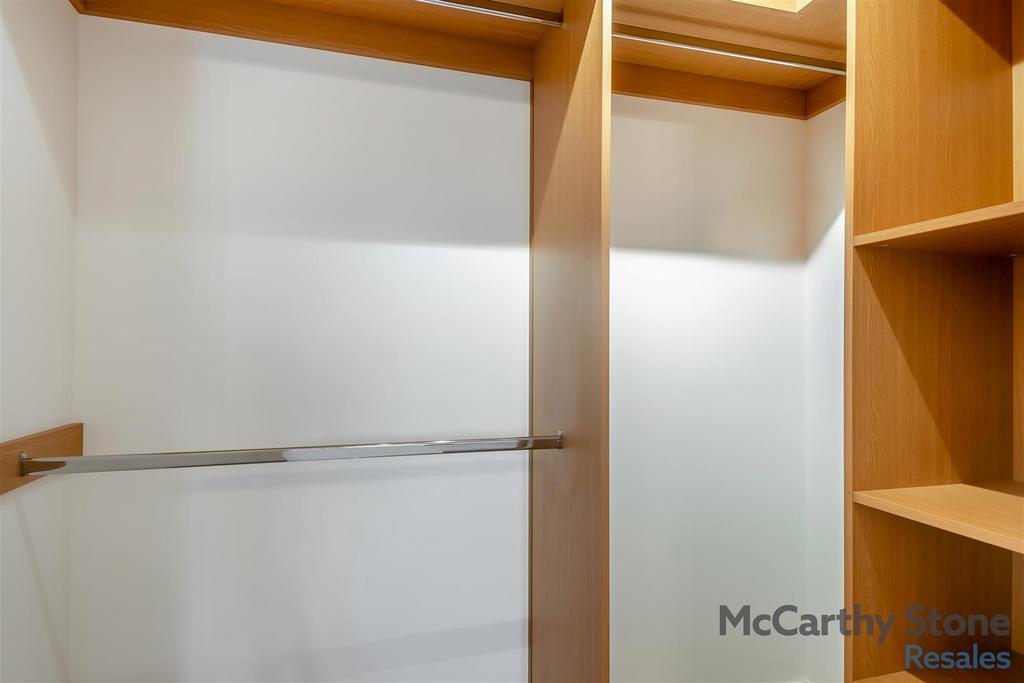 8675684-interior09.jpg