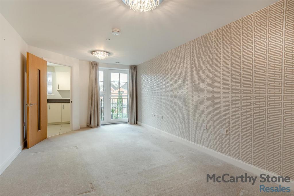8675684-interior15.jpg