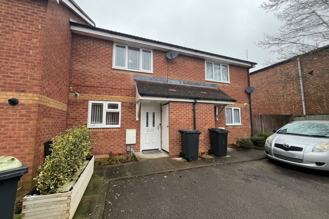 2 bedroom semi-detached house to rent, Marlow Avenue, Luton, Bedfordshire, LU1