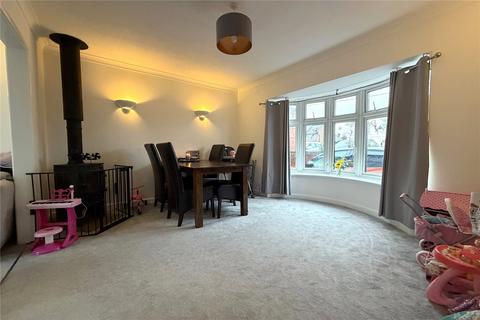 2 bedroom bungalow for sale, Liphook Road, Hampshire GU35