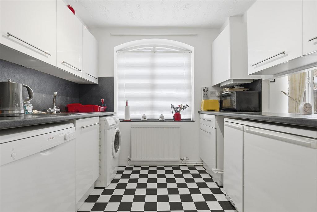 2 St Edmund's Court 10.jpg