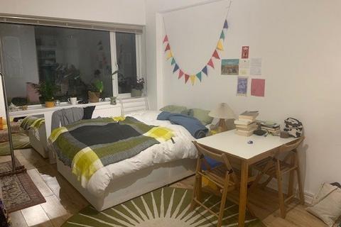 Studio to rent, Princes Avenue, Muswell Hill N10