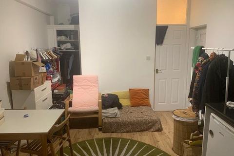 Studio to rent, Princes Avenue, Muswell Hill N10