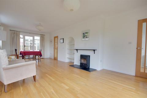 undefined, De Mowbray Way, Lymington