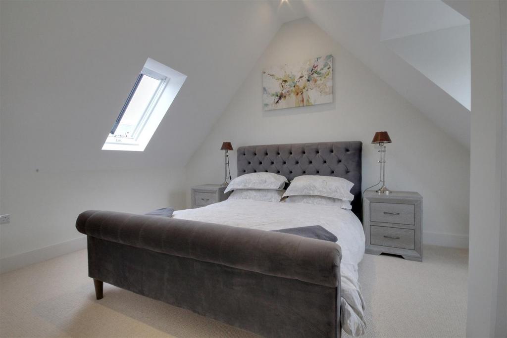 Bedroom 4.jpg