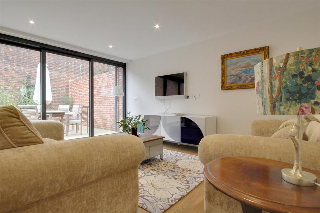 Living room 2.jpg