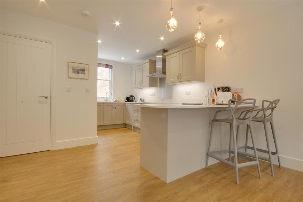 Kitchen 2.jpg