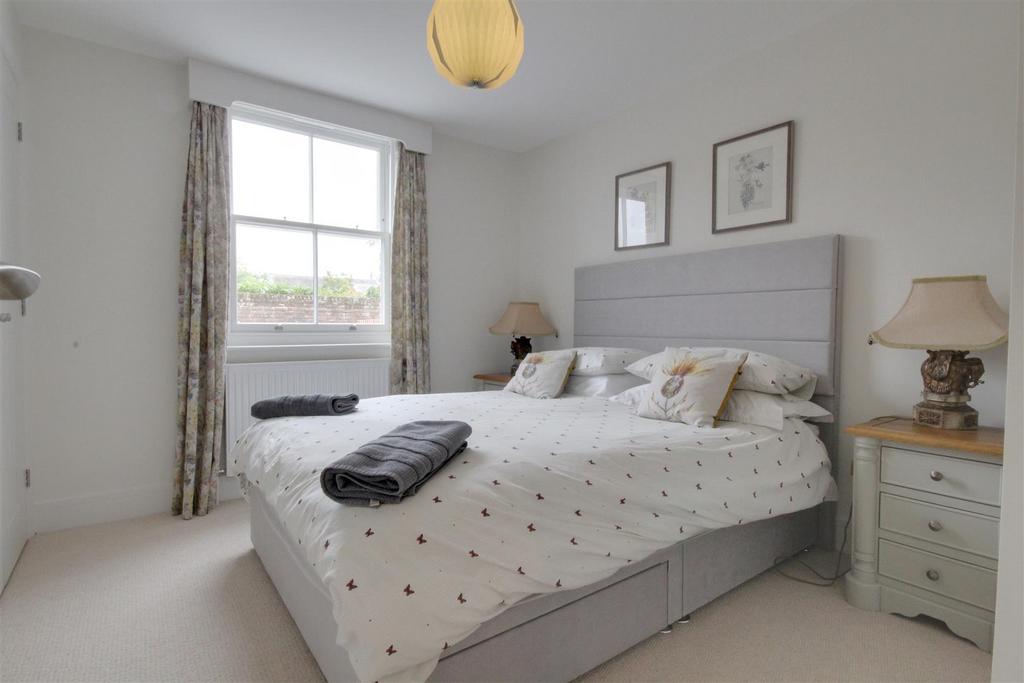Bedroom .jpg