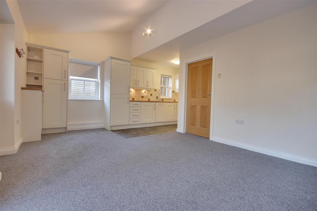 Living room 2.jpg
