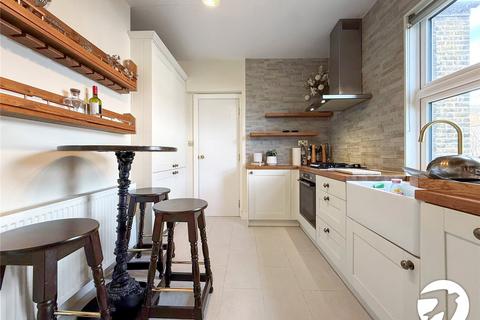 1 bedroom maisonette to rent, Meadowcourt Road, London, SE3