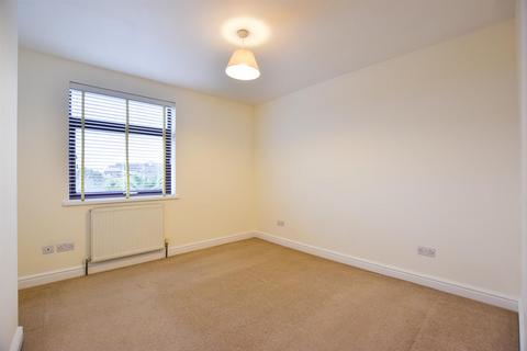 2 bedroom end of terrace house for sale, Baker Street, Burham