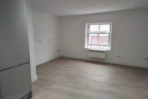 3 bedroom flat to rent, The Village, London SE7