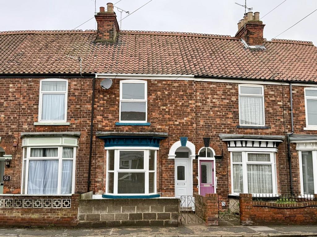 2 Bedroom House - mid terrace for Sale