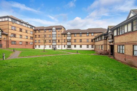 2 bedroom flat for sale, Creighton Road, London