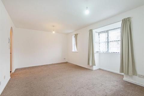 2 bedroom flat for sale, Creighton Road, London