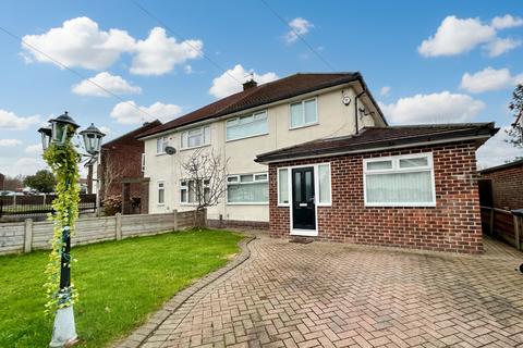 3 bedroom semi-detached house to rent, Rydal Crescent, Manchester M28