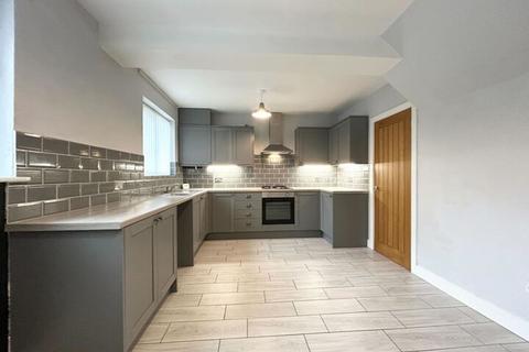 3 bedroom semi-detached house to rent, Rydal Crescent, Manchester M28