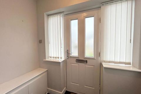 3 bedroom semi-detached house to rent, Rydal Crescent, Manchester M28