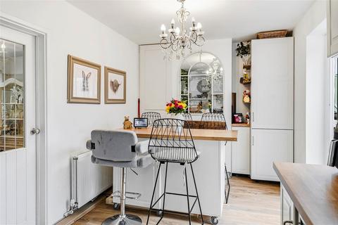 3 bedroom semi-detached house for sale, Ladywood Road, Dartford
