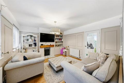 3 bedroom semi-detached house for sale, Ladywood Road, Dartford