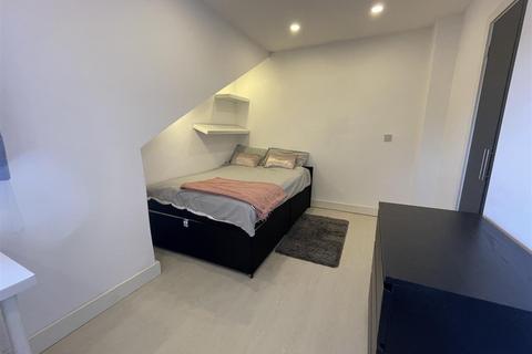 2 bedroom apartment to rent, Richmond Parc, Richmond Road, Cardiff