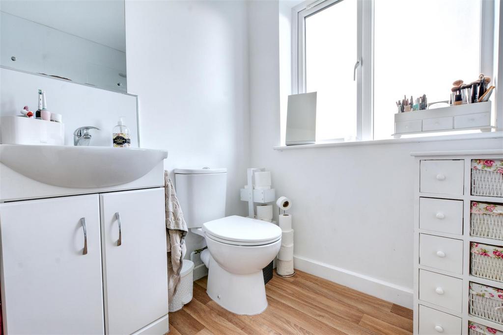 Bathroom 1.jpeg