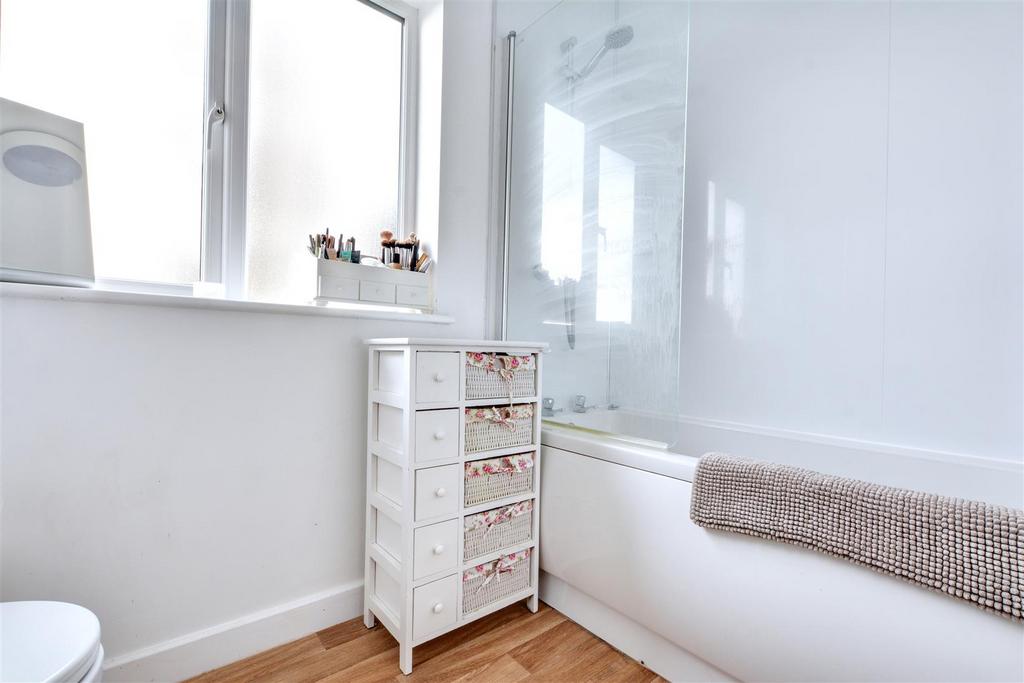 Bathroom 2.jpeg