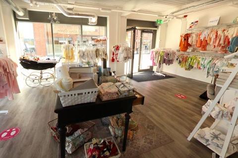 Retail property (high street) to rent, Unit 10, Elms Walk Wokingham RG40 2FE