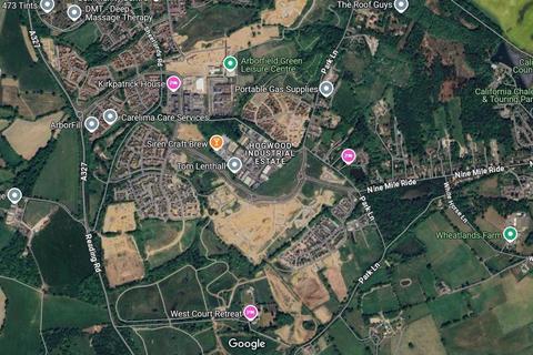 Convenience store to rent, Retail Units, Finchwood Park Barkham RG40 4BN