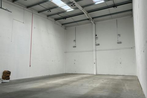 Warehouse to rent, Fishponds Rd Wokingham RG41 2AN