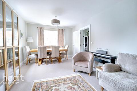 4 bedroom detached house for sale, Hyde Street, Aylesbury