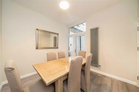 5 bedroom house for sale, Cathles Road, London SW12