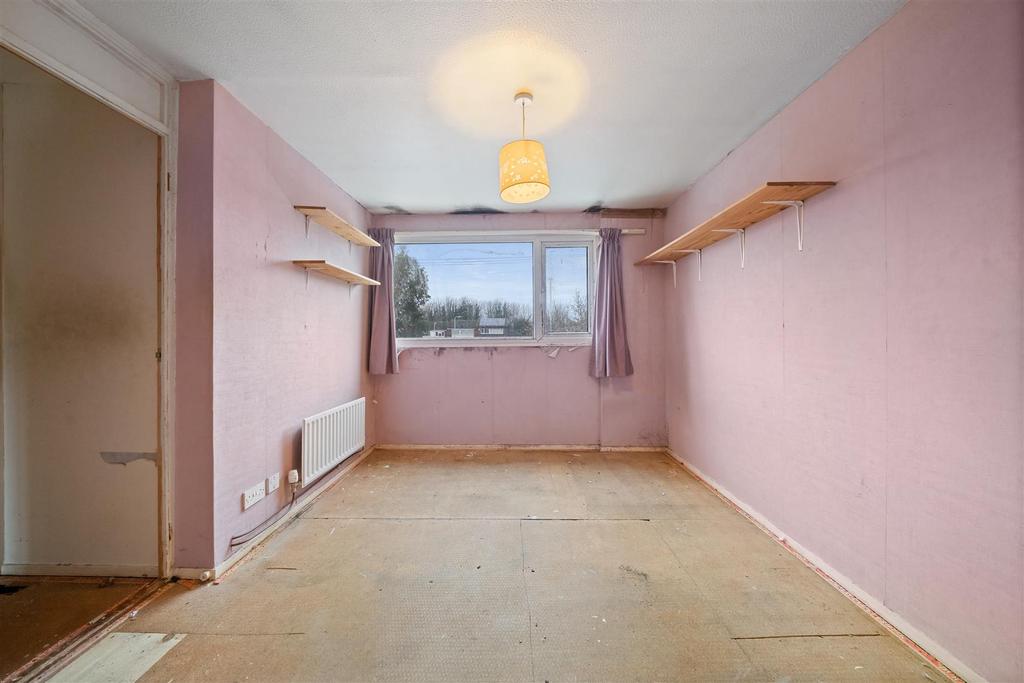 Bedroom 1a.jpg