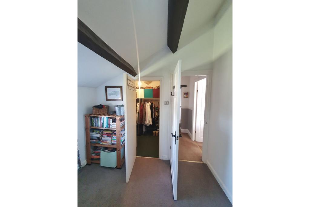 Walk-in Wardrobe
