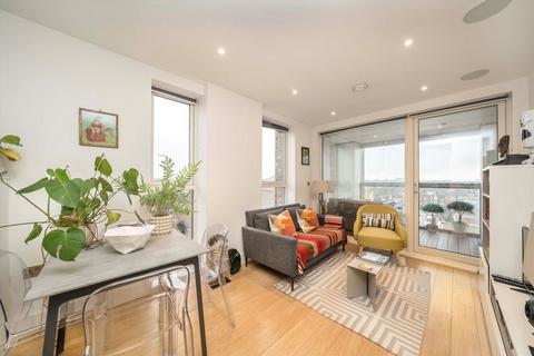 2 bedroom flat to rent, Stockwell Park Walk, London SW9