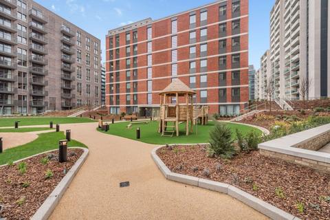 3 bedroom apartment to rent, Cherry House, Repton Gardens