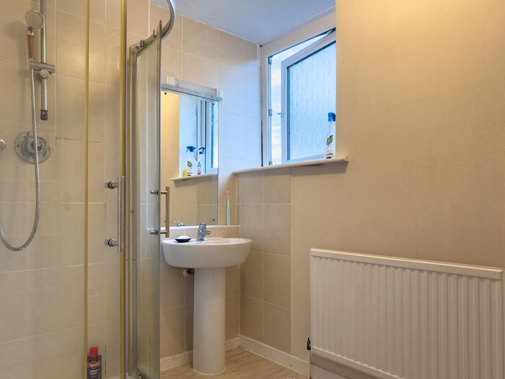 Ensuite shower room